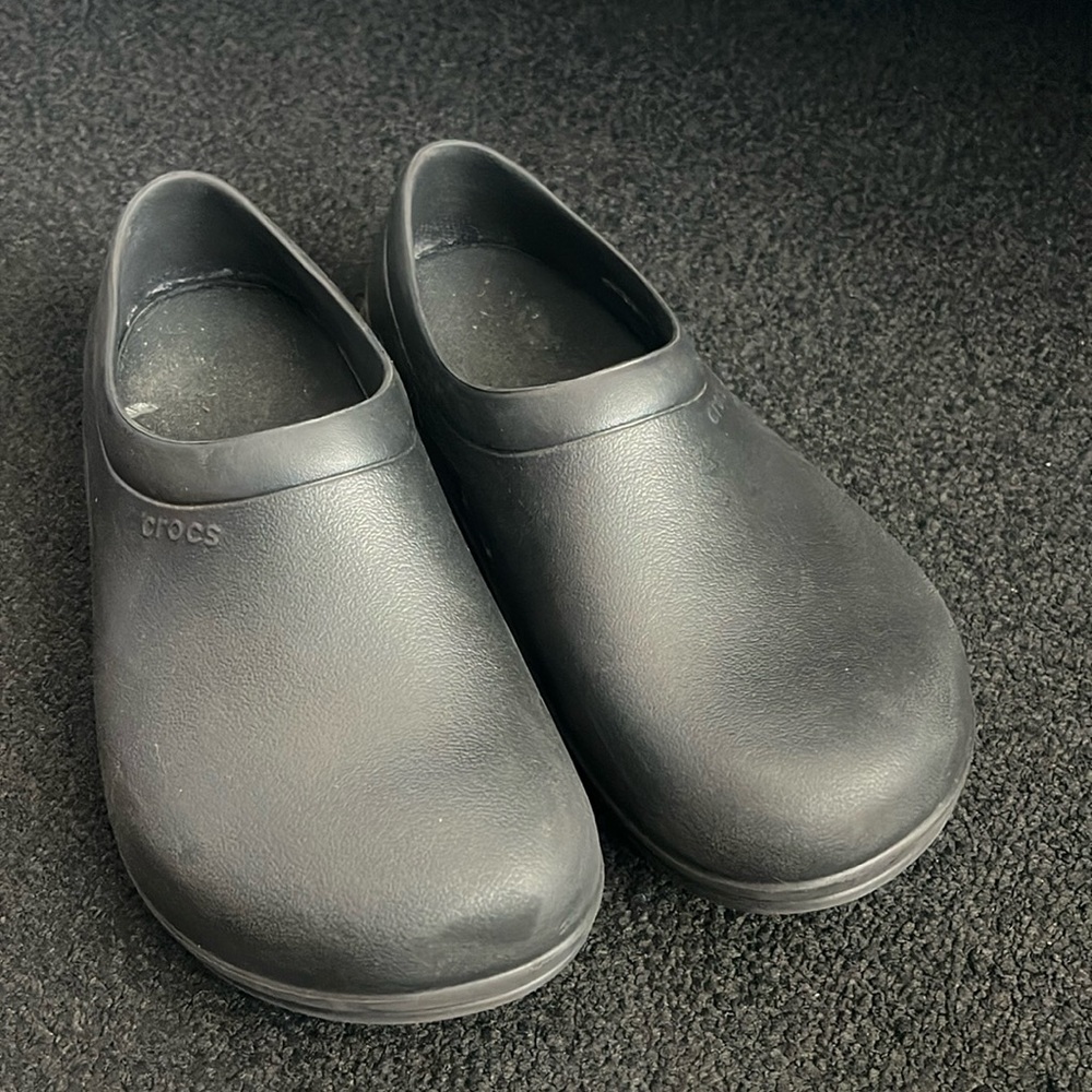 Black crocs